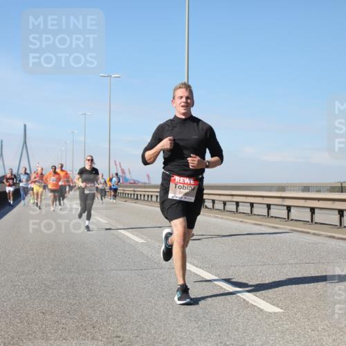 03.10.2025 - Köhlbrandbrückenlauf Yannick Fuchs http://msf.ph/oto/9193048 03.10.2025 11:54:42 Position 3 5640 meine-sportfotos.de