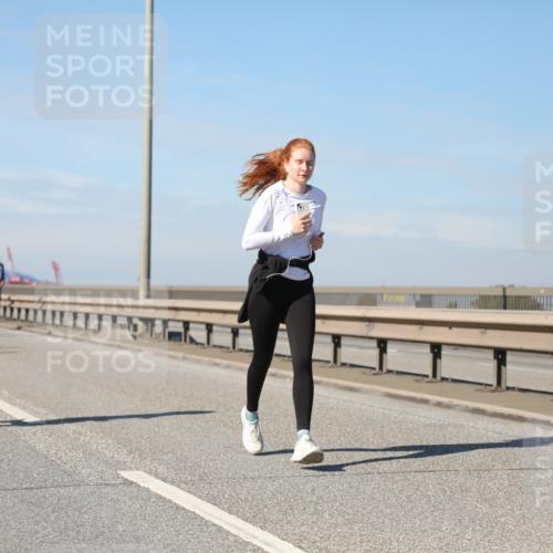 03.10.2025 - Köhlbrandbrückenlauf Yannick Fuchs http://msf.ph/oto/9193063 03.10.2025 11:54:43 Position 3  meine-sportfotos.de