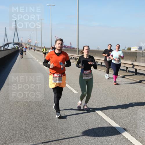 03.10.2025 - Köhlbrandbrückenlauf Yannick Fuchs http://msf.ph/oto/9193102 03.10.2025 12:15:37 Position 3 5086, 4944 meine-sportfotos.de