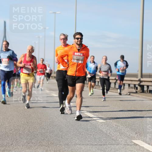 03.10.2025 - Köhlbrandbrückenlauf Yannick Fuchs http://msf.ph/oto/9193103 03.10.2025 11:54:46 Position 3 6726 meine-sportfotos.de