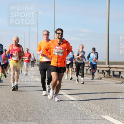 03.10.2025 - Köhlbrandbrückenlauf Yannick Fuchs http://msf.ph/oto/9193107 03.10.2025 11:54:46 Position 3 6726 meine-sportfotos.de