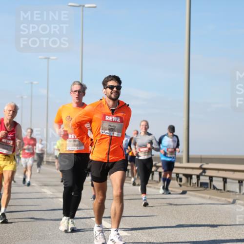 03.10.2025 - Köhlbrandbrückenlauf Yannick Fuchs http://msf.ph/oto/9193113 03.10.2025 11:54:47 Position 3 5852, 6726 meine-sportfotos.de