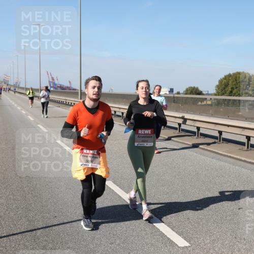 03.10.2025 - Köhlbrandbrückenlauf Yannick Fuchs http://msf.ph/oto/9193114 03.10.2025 12:15:37 Position 3 5086, 4944 meine-sportfotos.de