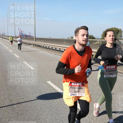 03.10.2025 - Köhlbrandbrückenlauf Yannick Fuchs http://msf.ph/oto/9193122 03.10.2025 12:15:38 Position 3 5086, 4944 meine-sportfotos.de