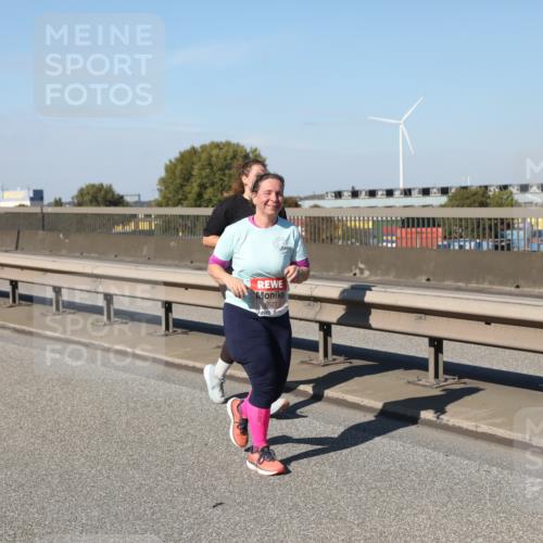 03.10.2025 - Köhlbrandbrückenlauf Yannick Fuchs http://msf.ph/oto/9193136 03.10.2025 12:15:40 Position 3 6527 meine-sportfotos.de