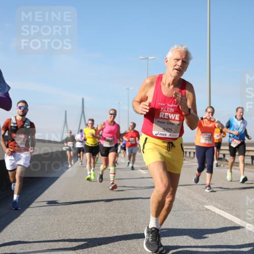 03.10.2025 - Köhlbrandbrückenlauf Yannick Fuchs http://msf.ph/oto/9193146 03.10.2025 11:54:49 Position 3 6028, 4426 meine-sportfotos.de