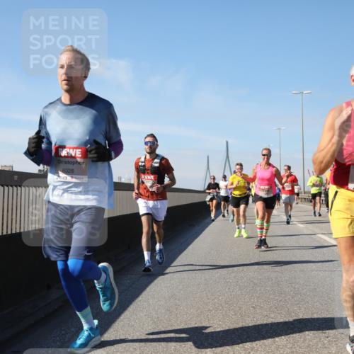 03.10.2025 - Köhlbrandbrückenlauf Yannick Fuchs http://msf.ph/oto/9193150 03.10.2025 11:54:50 Position 3 4426, 6028 meine-sportfotos.de