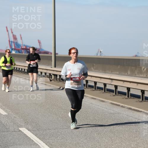 03.10.2025 - Köhlbrandbrückenlauf Yannick Fuchs http://msf.ph/oto/9193157 03.10.2025 12:15:42 Position 3 361, 5228 meine-sportfotos.de