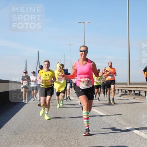 03.10.2025 - Köhlbrandbrückenlauf Yannick Fuchs http://msf.ph/oto/9193161 03.10.2025 11:54:51 Position 3 4612, 4853 meine-sportfotos.de