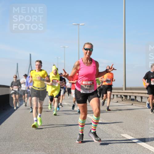 03.10.2025 - Köhlbrandbrückenlauf Yannick Fuchs http://msf.ph/oto/9193164 03.10.2025 11:54:51 Position 3 4612, 4853 meine-sportfotos.de
