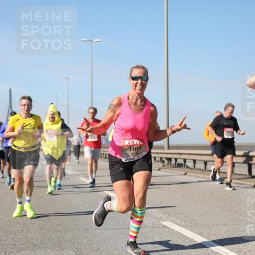 03.10.2025 - Köhlbrandbrückenlauf Yannick Fuchs http://msf.ph/oto/9193167 03.10.2025 11:54:51 Position 3 4612, 4853 meine-sportfotos.de