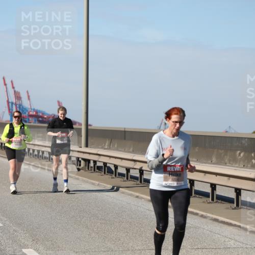 03.10.2025 - Köhlbrandbrückenlauf Yannick Fuchs http://msf.ph/oto/9193168 03.10.2025 12:15:43 Position 3 361, 5228 meine-sportfotos.de
