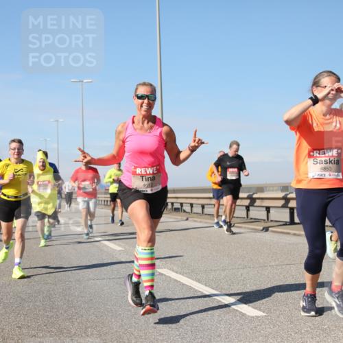 03.10.2025 - Köhlbrandbrückenlauf Yannick Fuchs http://msf.ph/oto/9193171 03.10.2025 11:54:51 Position 3 4612, 4853 meine-sportfotos.de