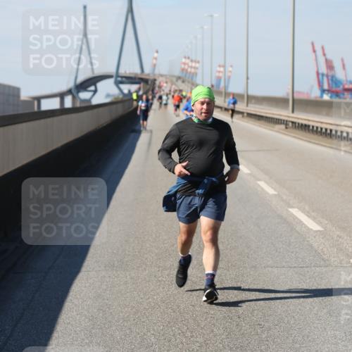 03.10.2025 - Köhlbrandbrückenlauf Yannick Fuchs http://msf.ph/oto/9193191 03.10.2025 12:15:48 Position 3  meine-sportfotos.de