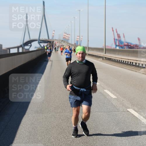 03.10.2025 - Köhlbrandbrückenlauf Yannick Fuchs http://msf.ph/oto/9193198 03.10.2025 12:15:49 Position 3  meine-sportfotos.de