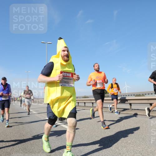 03.10.2025 - Köhlbrandbrückenlauf Yannick Fuchs http://msf.ph/oto/9193216 03.10.2025 11:54:54 Position 3 4711, 4774 meine-sportfotos.de