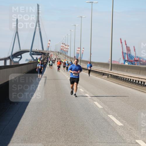 03.10.2025 - Köhlbrandbrückenlauf Yannick Fuchs http://msf.ph/oto/9193227 03.10.2025 12:15:53 Position 3  meine-sportfotos.de