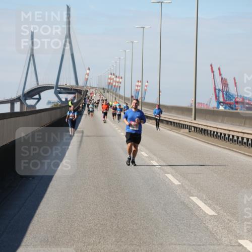 03.10.2025 - Köhlbrandbrückenlauf Yannick Fuchs http://msf.ph/oto/9193230 03.10.2025 12:15:53 Position 3  meine-sportfotos.de