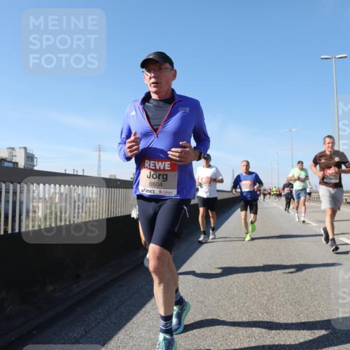 03.10.2025 - Köhlbrandbrückenlauf Yannick Fuchs http://msf.ph/oto/9193243 03.10.2025 11:54:55 Position 3 6604 meine-sportfotos.de