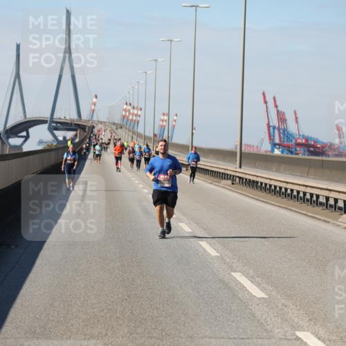 03.10.2025 - Köhlbrandbrückenlauf Yannick Fuchs http://msf.ph/oto/9193244 03.10.2025 12:15:54 Position 3  meine-sportfotos.de