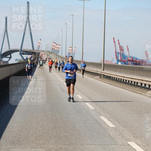 03.10.2025 - Köhlbrandbrückenlauf Yannick Fuchs http://msf.ph/oto/9193247 03.10.2025 12:15:54 Position 3  meine-sportfotos.de