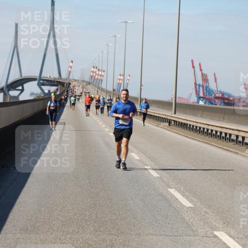 03.10.2025 - Köhlbrandbrückenlauf Yannick Fuchs http://msf.ph/oto/9193251 03.10.2025 12:15:55 Position 3  meine-sportfotos.de