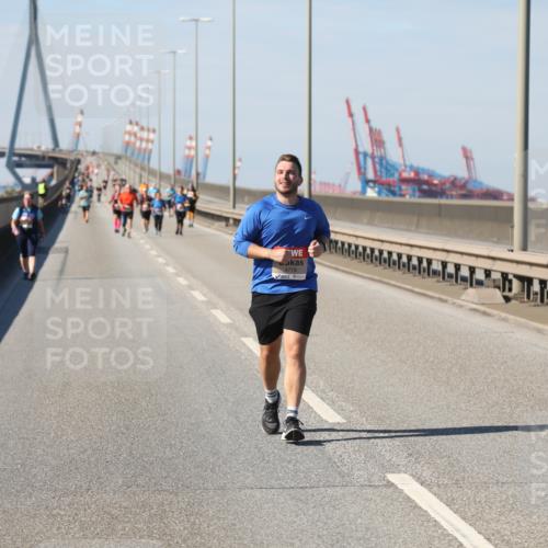 03.10.2025 - Köhlbrandbrückenlauf Yannick Fuchs http://msf.ph/oto/9193258 03.10.2025 12:15:59 Position 3 4778 meine-sportfotos.de
