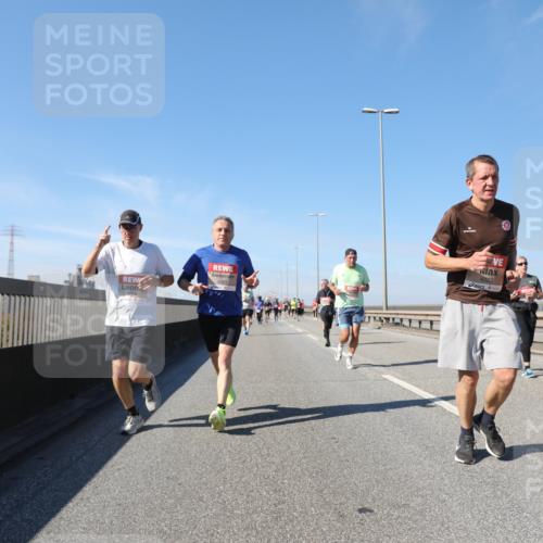 03.10.2025 - Köhlbrandbrückenlauf Yannick Fuchs http://msf.ph/oto/9193260 03.10.2025 11:54:56 Position 3 4223, 4353 meine-sportfotos.de
