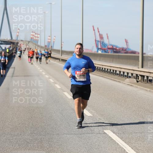 03.10.2025 - Köhlbrandbrückenlauf Yannick Fuchs http://msf.ph/oto/9193264 03.10.2025 12:16:00 Position 3 4778 meine-sportfotos.de