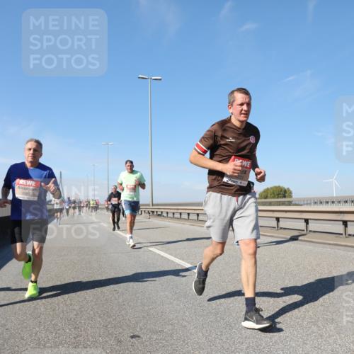 03.10.2025 - Köhlbrandbrückenlauf Yannick Fuchs http://msf.ph/oto/9193265 03.10.2025 11:54:56 Position 3 4354, 4353, 223 meine-sportfotos.de