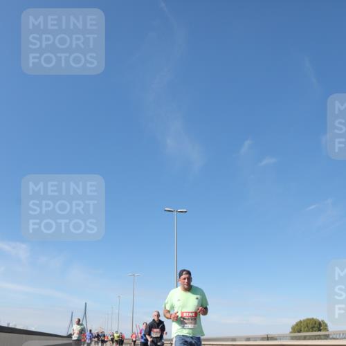 03.10.2025 - Köhlbrandbrückenlauf Yannick Fuchs http://msf.ph/oto/9193278 03.10.2025 11:54:57 Position 3  meine-sportfotos.de