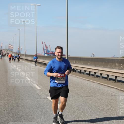 03.10.2025 - Köhlbrandbrückenlauf Yannick Fuchs http://msf.ph/oto/9193286 03.10.2025 12:16:02 Position 3 4778 meine-sportfotos.de