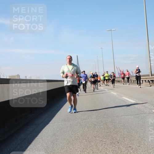 03.10.2025 - Köhlbrandbrückenlauf Yannick Fuchs http://msf.ph/oto/9193303 03.10.2025 11:55:00 Position 3  meine-sportfotos.de