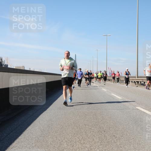 03.10.2025 - Köhlbrandbrückenlauf Yannick Fuchs http://msf.ph/oto/9193306 03.10.2025 11:55:00 Position 3  meine-sportfotos.de