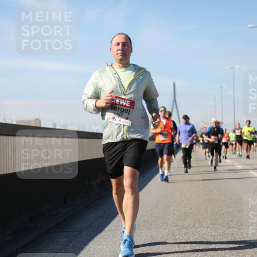 03.10.2025 - Köhlbrandbrückenlauf Yannick Fuchs http://msf.ph/oto/9193315 03.10.2025 11:55:01 Position 3 4383 meine-sportfotos.de