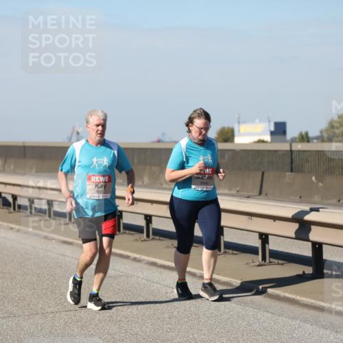 03.10.2025 - Köhlbrandbrückenlauf Yannick Fuchs http://msf.ph/oto/9193322 03.10.2025 12:16:50 Position 3 6542, 6546 meine-sportfotos.de