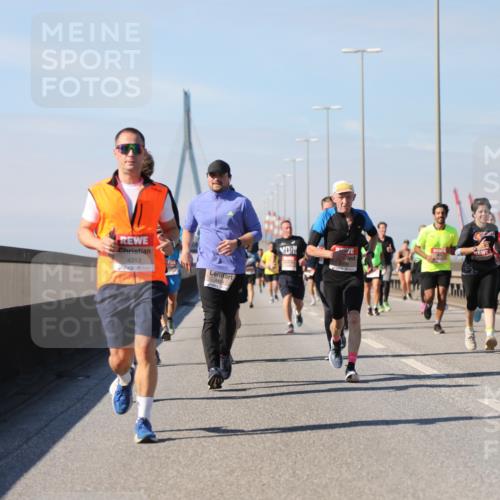 03.10.2025 - Köhlbrandbrückenlauf Yannick Fuchs http://msf.ph/oto/9193333 03.10.2025 11:55:03 Position 3 4313, 442 meine-sportfotos.de