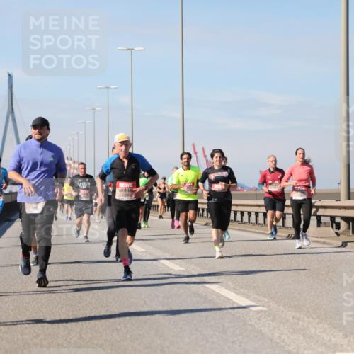 03.10.2025 - Köhlbrandbrückenlauf Yannick Fuchs http://msf.ph/oto/9193338 03.10.2025 11:55:03 Position 3 4313, 6512 meine-sportfotos.de