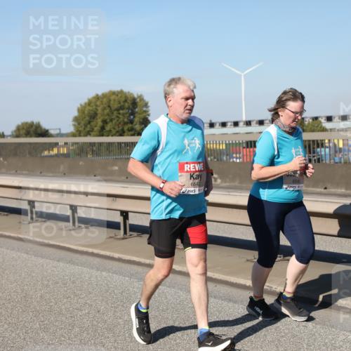 03.10.2025 - Köhlbrandbrückenlauf Yannick Fuchs http://msf.ph/oto/9193351 03.10.2025 12:16:53 Position 3 6542, 6546 meine-sportfotos.de