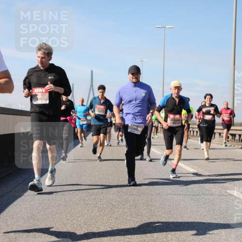 03.10.2025 - Köhlbrandbrückenlauf Yannick Fuchs http://msf.ph/oto/9193362 03.10.2025 11:55:05 Position 3 4313, 849, 442, 6318 meine-sportfotos.de