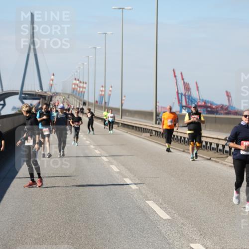 03.10.2025 - Köhlbrandbrückenlauf Yannick Fuchs http://msf.ph/oto/9193369 03.10.2025 12:16:56 Position 3  meine-sportfotos.de