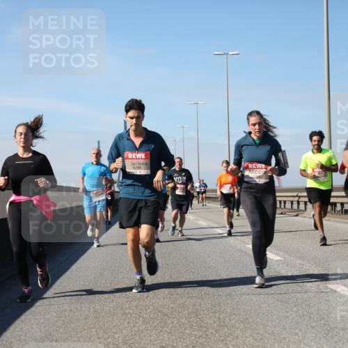 03.10.2025 - Köhlbrandbrückenlauf Yannick Fuchs http://msf.ph/oto/9193370 03.10.2025 11:55:07 Position 3 6788, 186, 318 meine-sportfotos.de