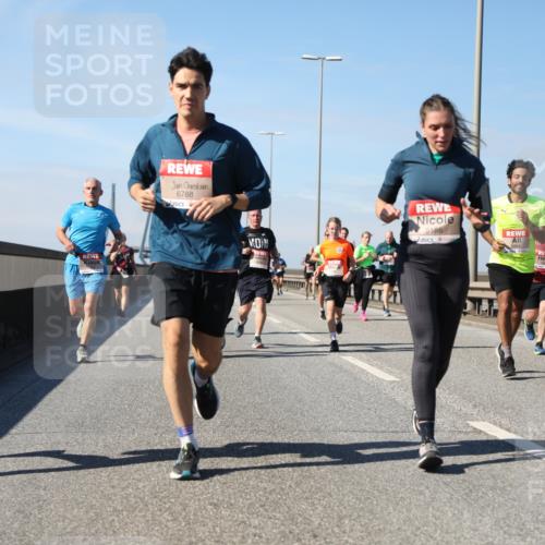 03.10.2025 - Köhlbrandbrückenlauf Yannick Fuchs http://msf.ph/oto/9193378 03.10.2025 11:55:08 Position 3 6788, 5186 meine-sportfotos.de