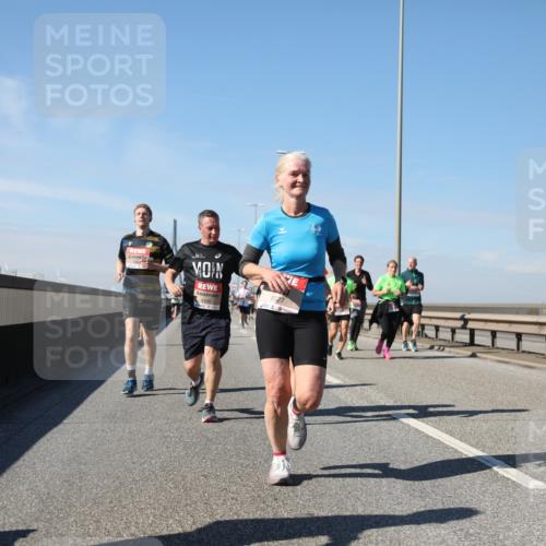 03.10.2025 - Köhlbrandbrückenlauf Yannick Fuchs http://msf.ph/oto/9193406 03.10.2025 11:55:11 Position 3 4406 meine-sportfotos.de