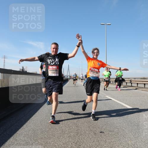03.10.2025 - Köhlbrandbrückenlauf Yannick Fuchs http://msf.ph/oto/9193431 03.10.2025 11:55:12 Position 3 4406, 15054 meine-sportfotos.de