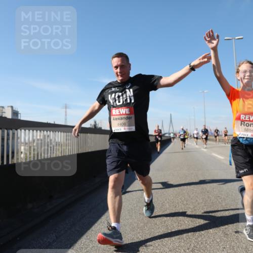 03.10.2025 - Köhlbrandbrückenlauf Yannick Fuchs http://msf.ph/oto/9193438 03.10.2025 11:55:12 Position 3 4406, 5054, 1 meine-sportfotos.de