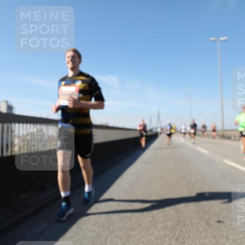 03.10.2025 - Köhlbrandbrückenlauf Yannick Fuchs http://msf.ph/oto/9193449 03.10.2025 11:55:13 Position 3  meine-sportfotos.de