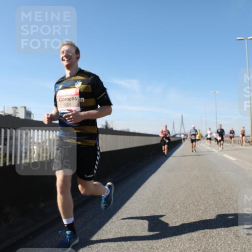 03.10.2025 - Köhlbrandbrückenlauf Yannick Fuchs http://msf.ph/oto/9193452 03.10.2025 11:55:13 Position 3 5025 meine-sportfotos.de
