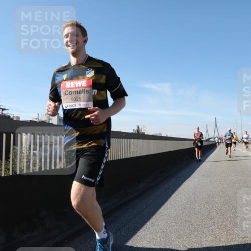 03.10.2025 - Köhlbrandbrückenlauf Yannick Fuchs http://msf.ph/oto/9193455 03.10.2025 11:55:13 Position 3 5025 meine-sportfotos.de