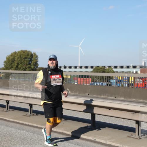 03.10.2025 - Köhlbrandbrückenlauf Yannick Fuchs http://msf.ph/oto/9193459 03.10.2025 12:17:08 Position 3 4906 meine-sportfotos.de